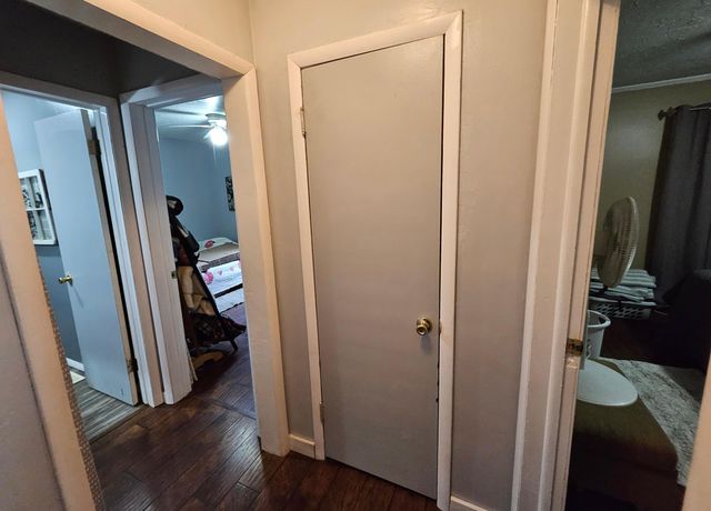 2648 N Howard Avenue, Springfield, MO 65803