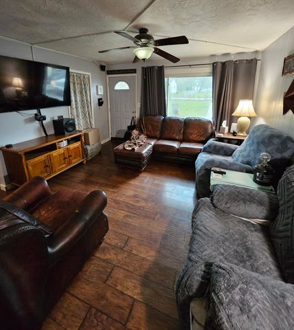 2648 N Howard Avenue, Springfield, MO 65803