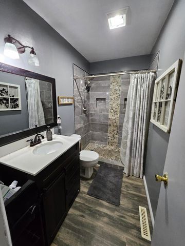 2648 N Howard Avenue, Springfield, MO 65803