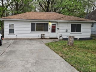 2648 N Howard Avenue, Springfield, MO 65803