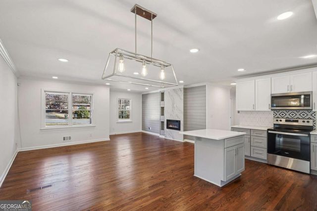 2198 Lower Roswell Road, Marietta, GA 30068