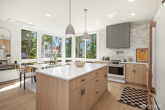 1506 N 100th Street, Seattle, WA 98133