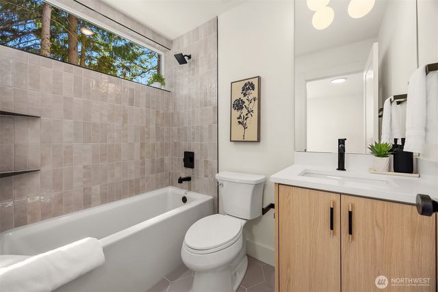 1506 N 100th Street, Seattle, WA 98133