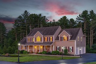5 Azalea Ln, Upton, MA 01568