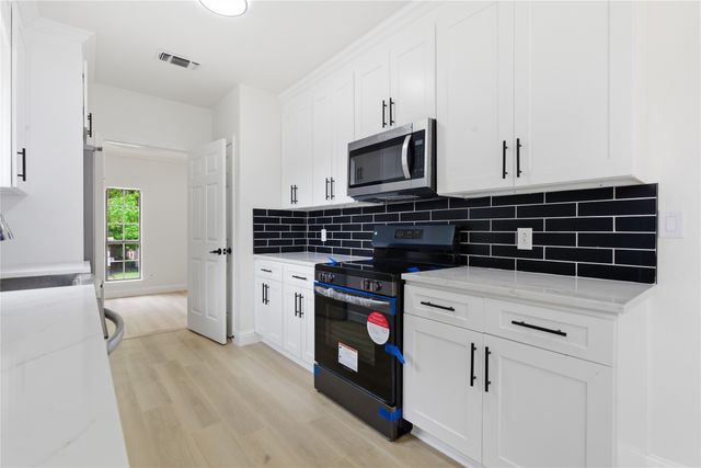 237 Bradford Drive, Hurst, TX 76053