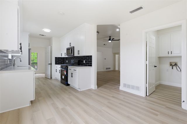 237 Bradford Drive, Hurst, TX 76053