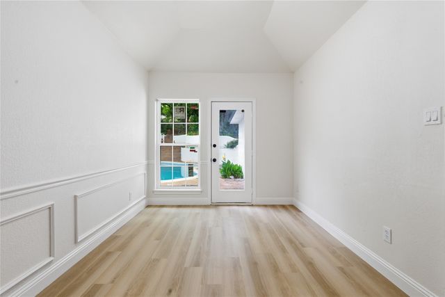 237 Bradford Drive, Hurst, TX 76053