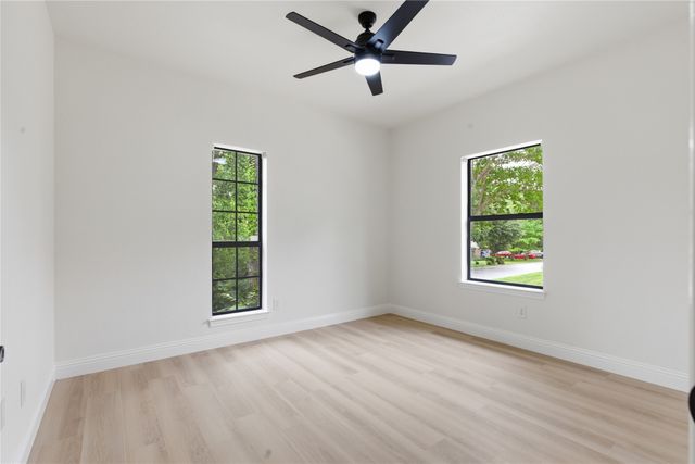 237 Bradford Drive, Hurst, TX 76053