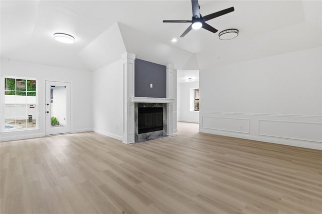237 Bradford Drive, Hurst, TX 76053
