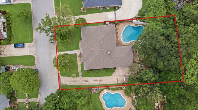 237 Bradford Drive, Hurst, TX 76053