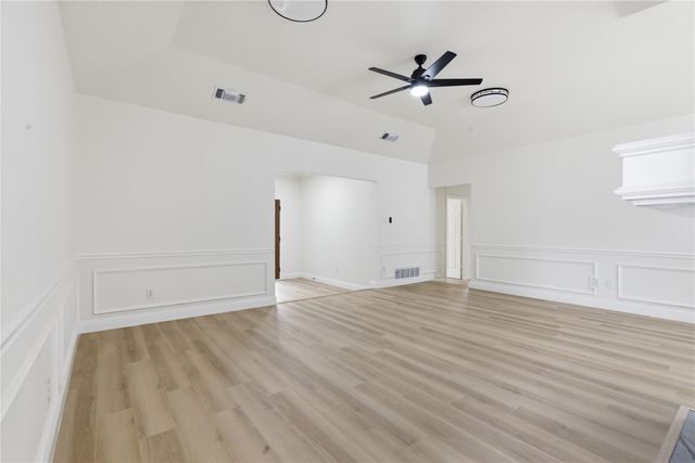 237 Bradford Drive, Hurst, TX 76053