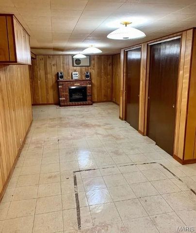 128 Fenwick Drive, Ferguson, MO 63135