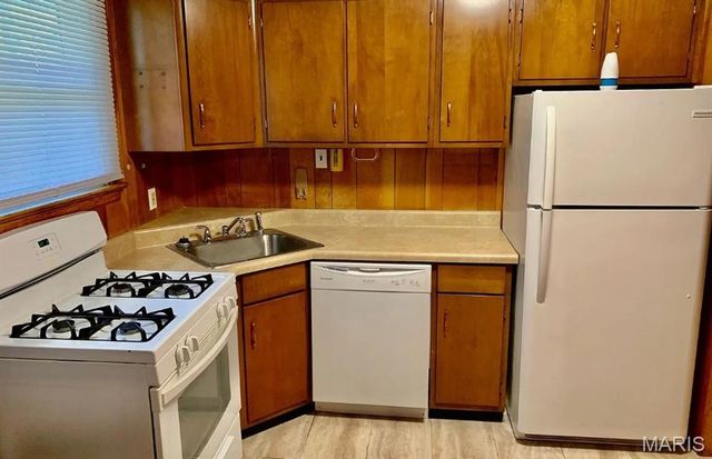 128 Fenwick Drive, Ferguson, MO 63135