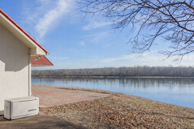 95 Pats Dr, Sugar Tree, TN 38380