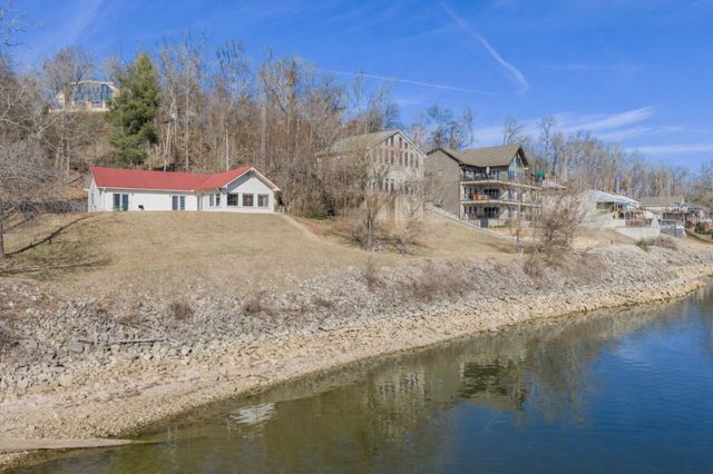 95 Pats Dr, Sugar Tree, TN 38380