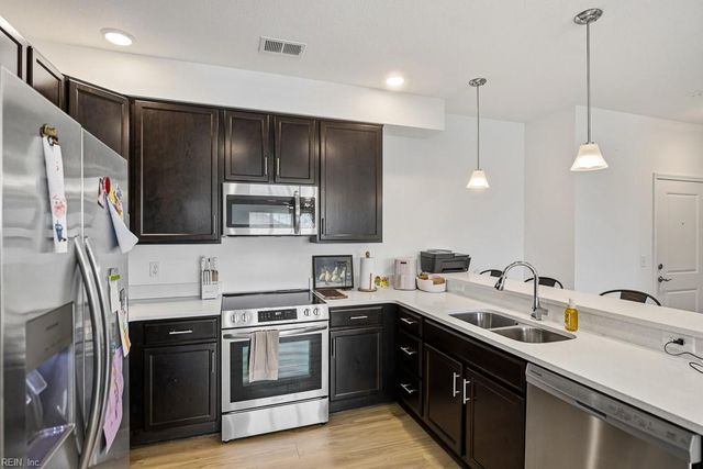1732 Dromolin Dr Ste 304, Virginia Beach, VA 23456