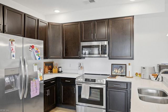 1732 Dromolin Dr Ste 304, Virginia Beach, VA 23456