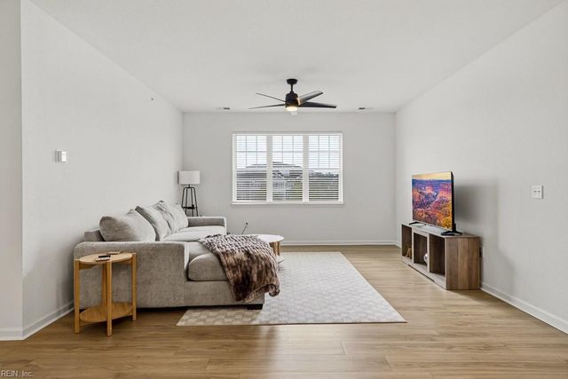 1732 Dromolin Dr Ste 304, Virginia Beach, VA 23456