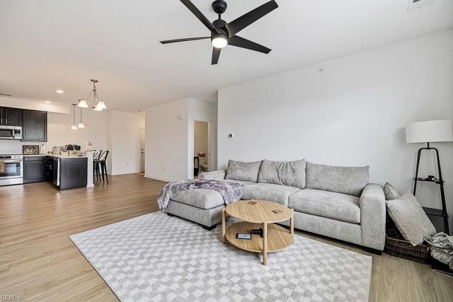 1732 Dromolin Dr Ste 304, Virginia Beach, VA 23456