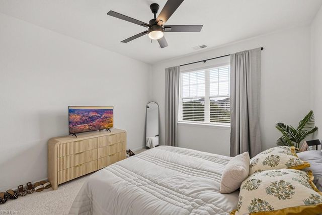 1732 Dromolin Dr Ste 304, Virginia Beach, VA 23456