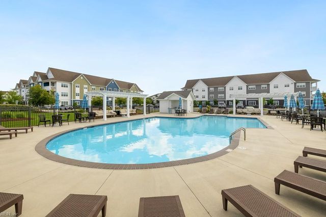 1732 Dromolin Dr Ste 304, Virginia Beach, VA 23456