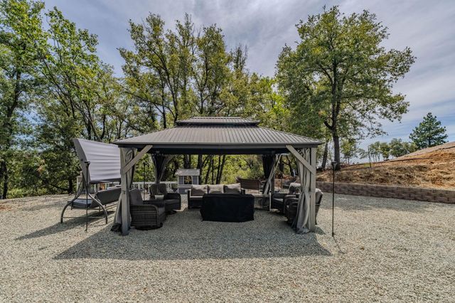 13906 Rose Quartz Ct, Pine Grove, CA 95665