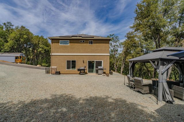 13906 Rose Quartz Ct, Pine Grove, CA 95665
