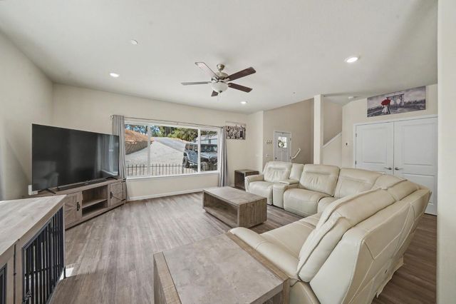 13906 Rose Quartz Ct, Pine Grove, CA 95665