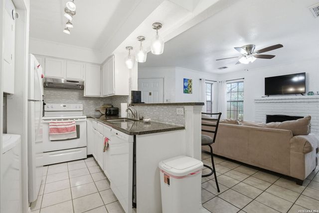 11610 Vance Jackson Rd Apt 869, San Antonio, TX 78230