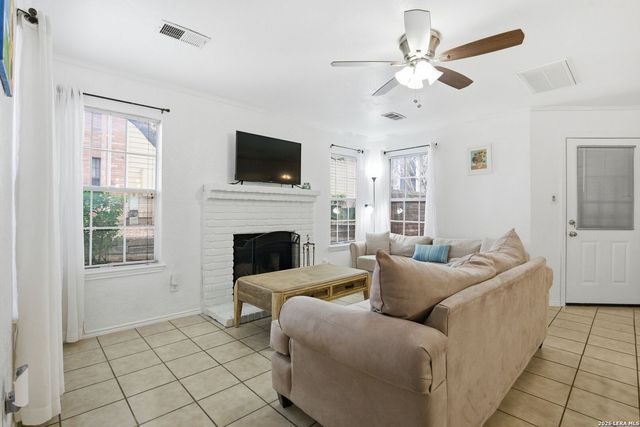 11610 Vance Jackson Rd Apt 869, San Antonio, TX 78230