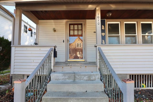 1010 2nd Street, La Porte, IN 46350