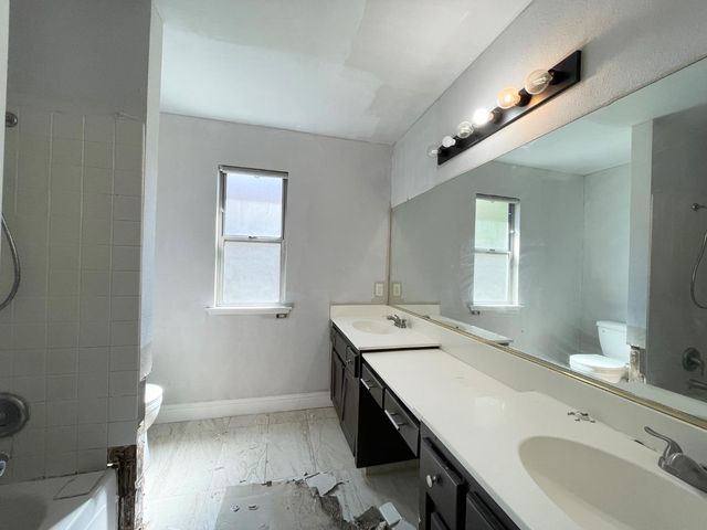 5706 W Ellery Avenue, Fresno, CA 93722