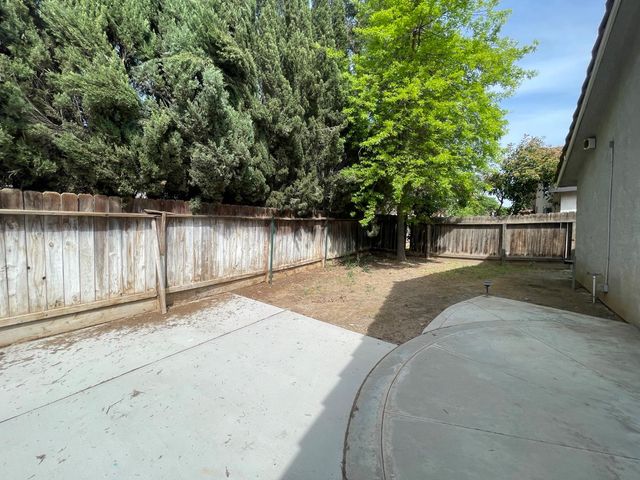 5706 W Ellery Avenue, Fresno, CA 93722