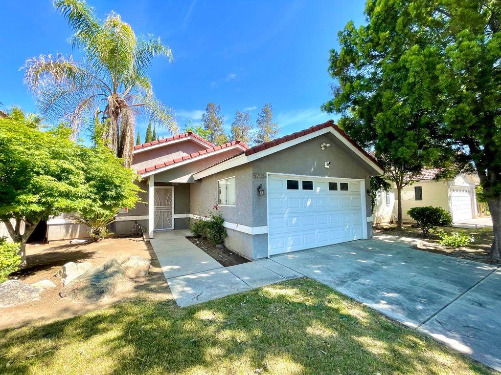 Image 2 of property listing at 5706 W Ellery Avenue, Fresno, CA 93722