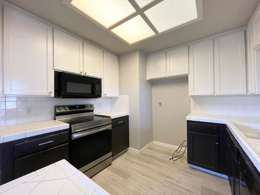 Image 5 of property listing at 5706 W Ellery Avenue, Fresno, CA 93722