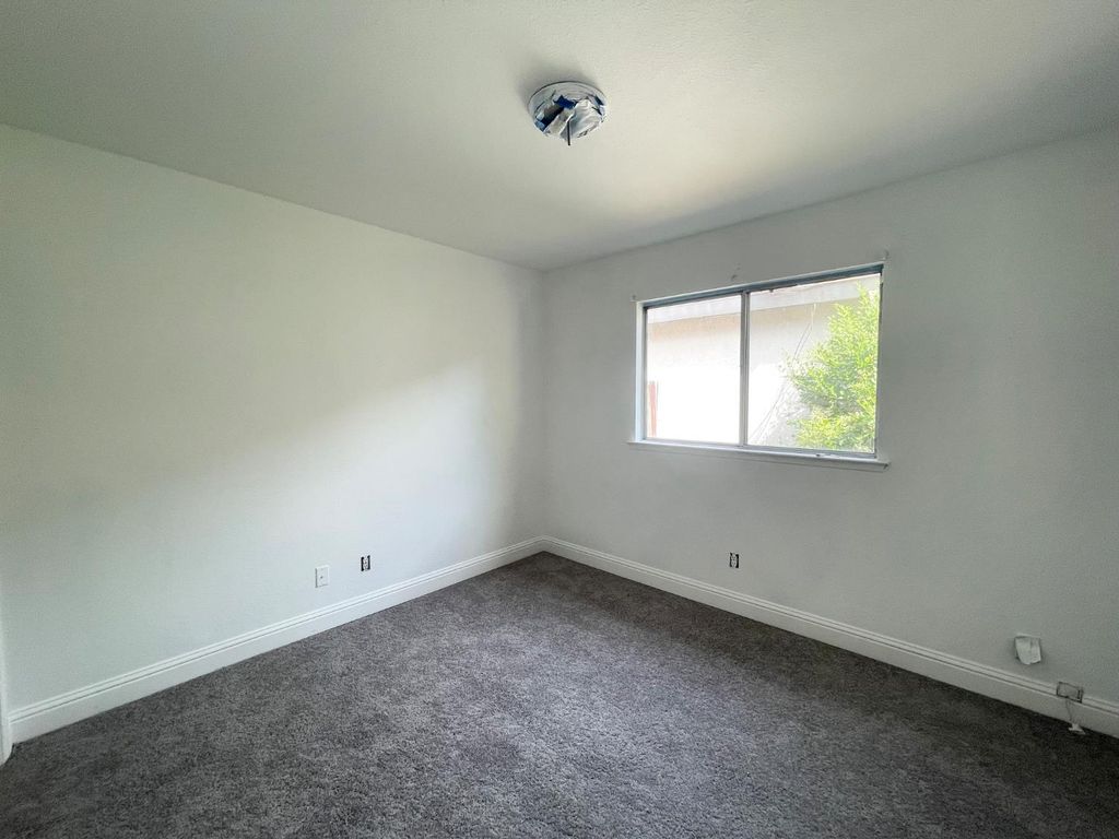 Image 9 of property listing at 5706 W Ellery Avenue, Fresno, CA 93722