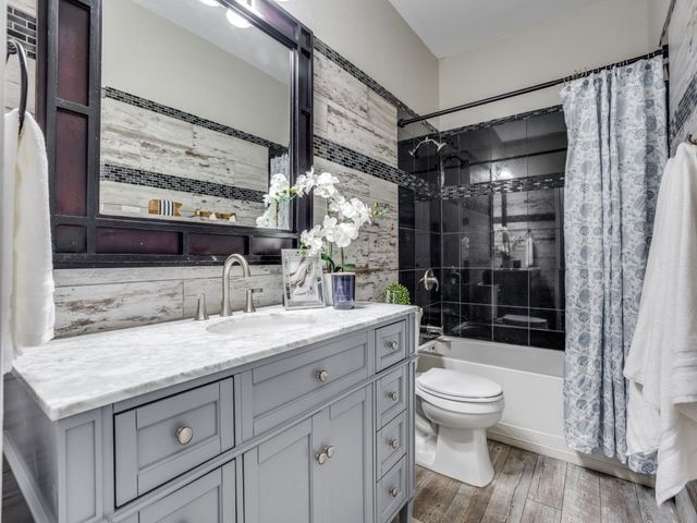 220 Peach Tree Drive, Murphy, TX 75094