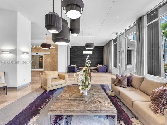 100 Bayview Dr 216, Sunny Isles Beach, FL 33160