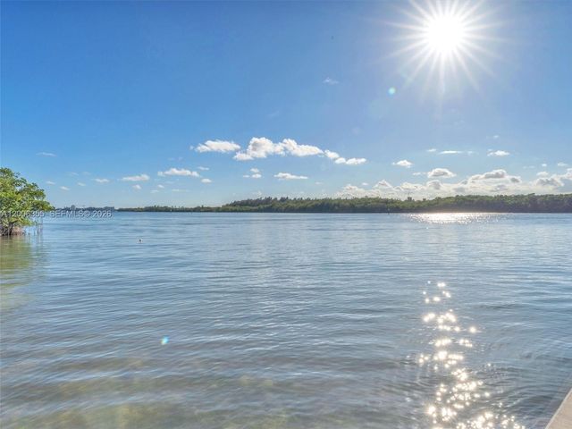 100 Bayview Dr 216, Sunny Isles Beach, FL 33160