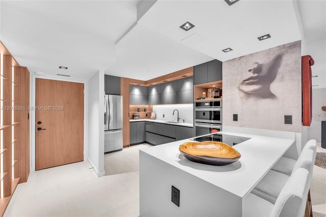 100 Bayview Dr 216, Sunny Isles Beach, FL 33160