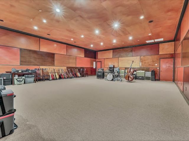 4537 Louise Creek Rd, Cunningham, TN 37052