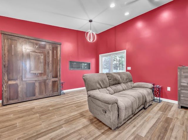 4537 Louise Creek Rd, Cunningham, TN 37052