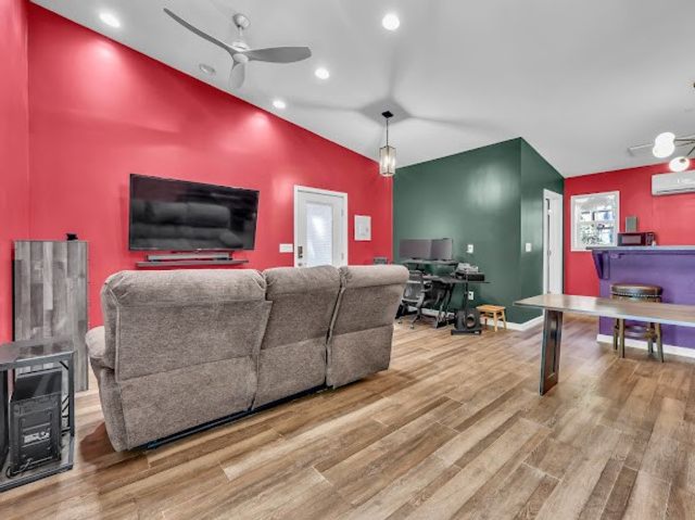 4537 Louise Creek Rd, Cunningham, TN 37052