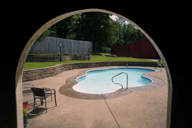 4537 Louise Creek Rd, Cunningham, TN 37052