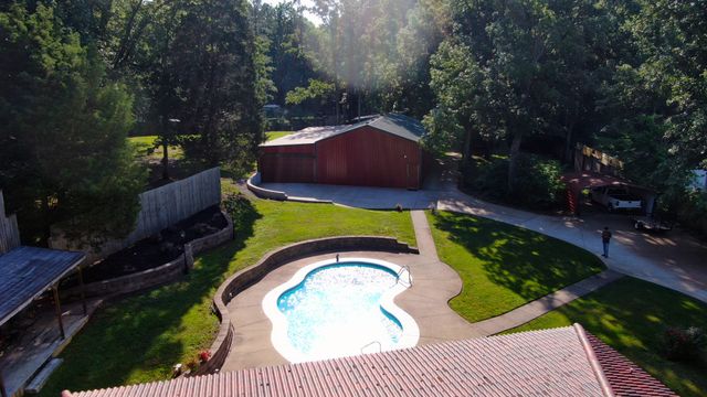 4537 Louise Creek Rd, Cunningham, TN 37052