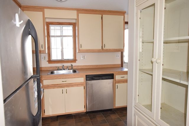 1245 Pawtucket Blvd 4, Lowell, MA 01854