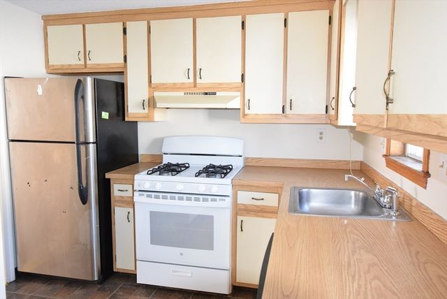 1245 Pawtucket Blvd 4, Lowell, MA 01854