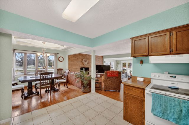 1511 Lewis Avenue, Des Moines, IA 50315