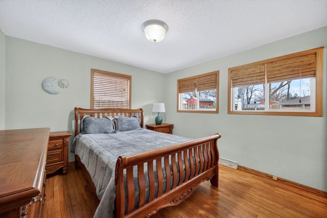 1511 Lewis Avenue, Des Moines, IA 50315