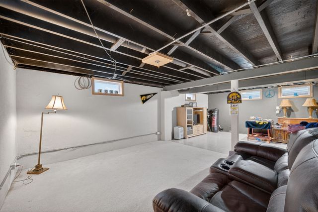 1511 Lewis Avenue, Des Moines, IA 50315